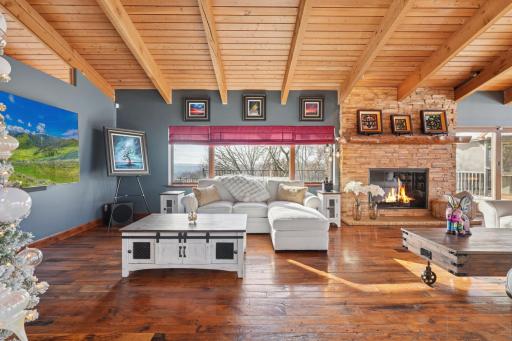 227 Rivercrest Drive, Hudson, WI 54016