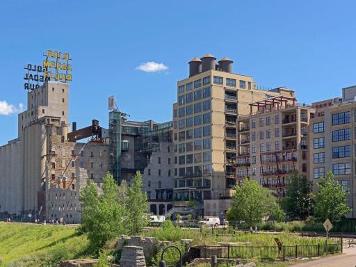 Walking distance from Gold Medal Park.