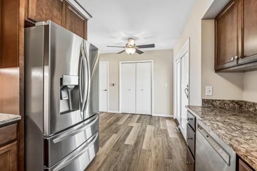 91 65 1/2 Way NE, Fridley, MN 55432