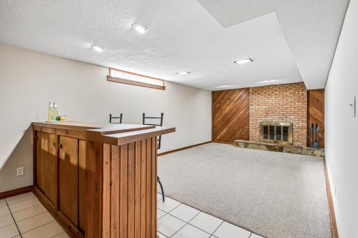 91 65 1/2 Way NE, Fridley, MN 55432