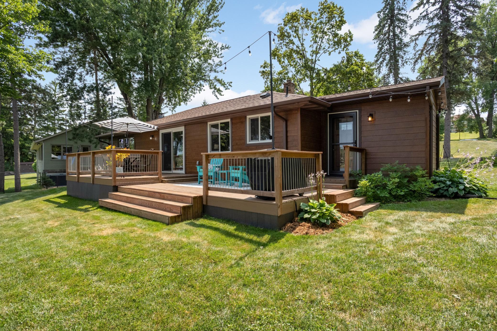 Large deck facing lake