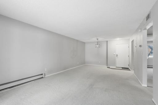 2670 Oxford Street N, 202, Roseville, MN 55113