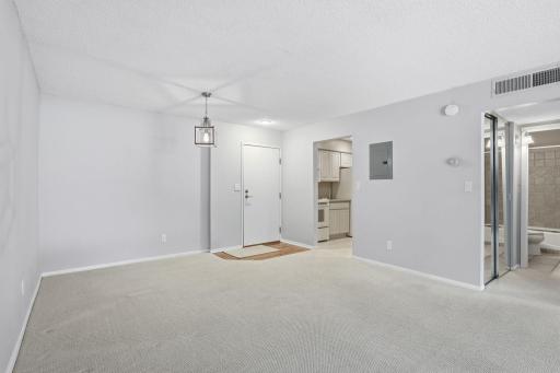 2670 Oxford Street N, 202, Roseville, MN 55113