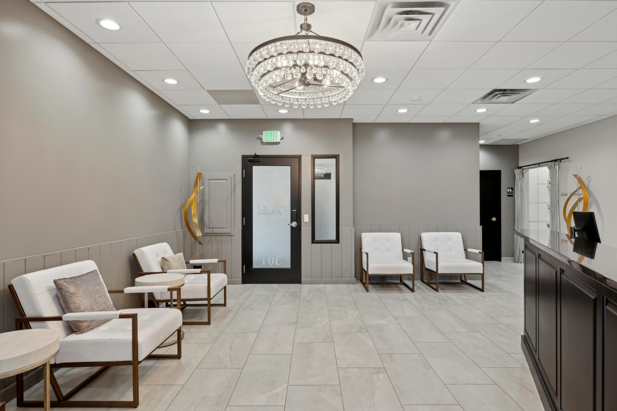 Stylish client lounge for comfortable meetings and waiting.