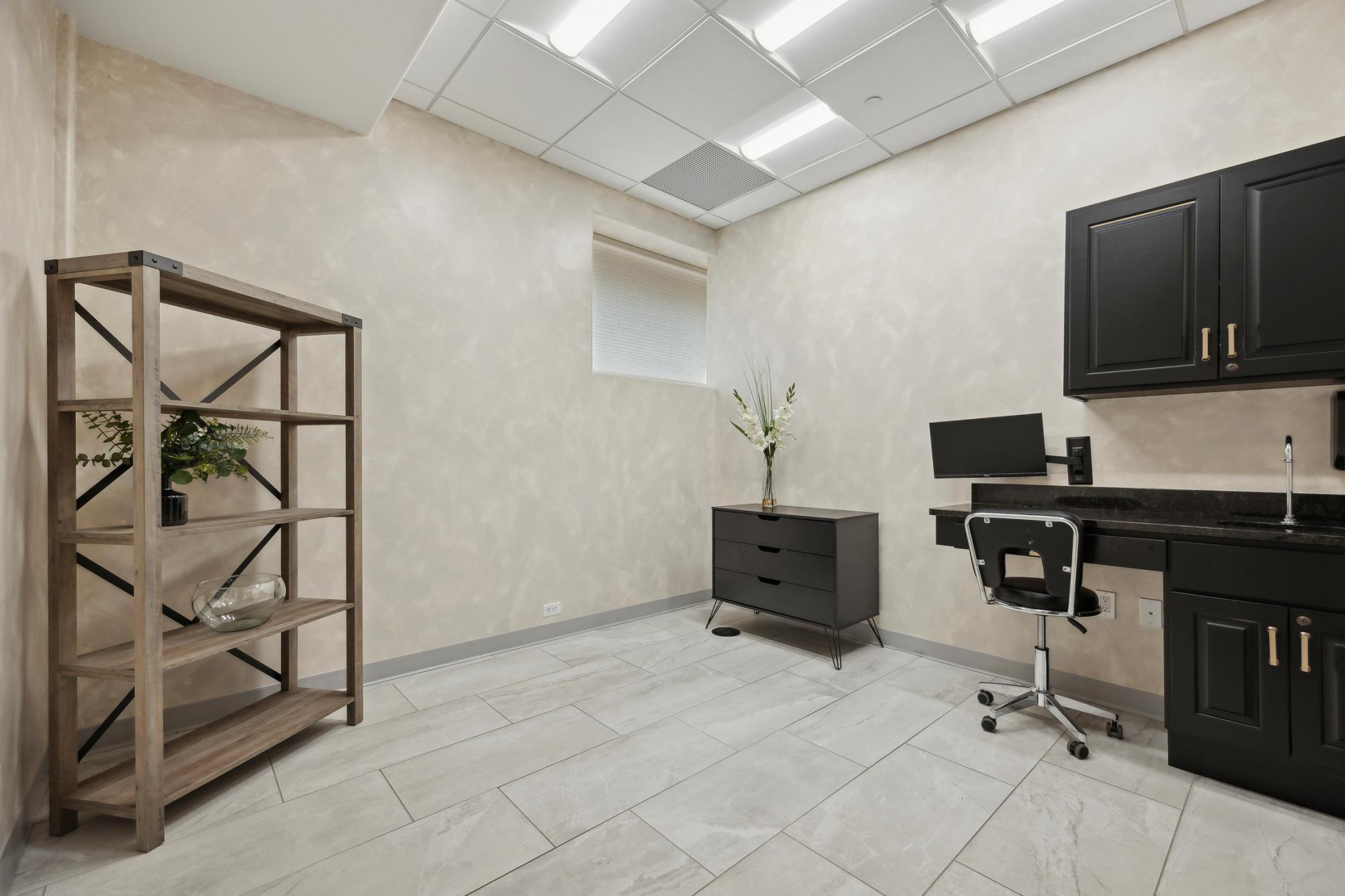 Flexible build-out options available at tenant’s discretion.