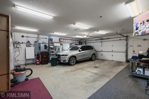16394 Glory Lane, Eden Prairie, MN 55344