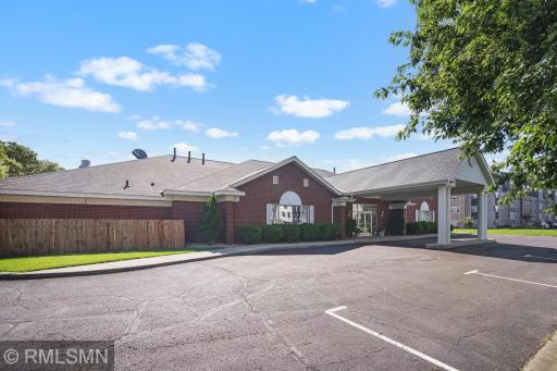 16394 Glory Lane, Eden Prairie, MN 55344
