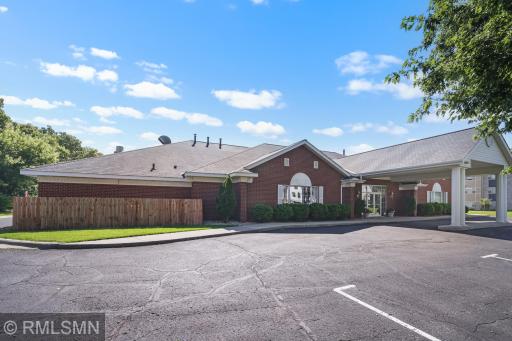16394 Glory Lane, Eden Prairie, MN 55344