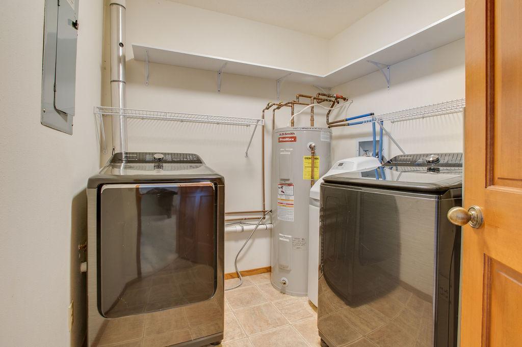 Laundry room W&D included!