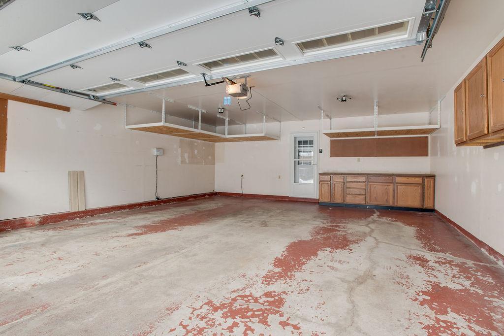 Garage upper shelves stay!