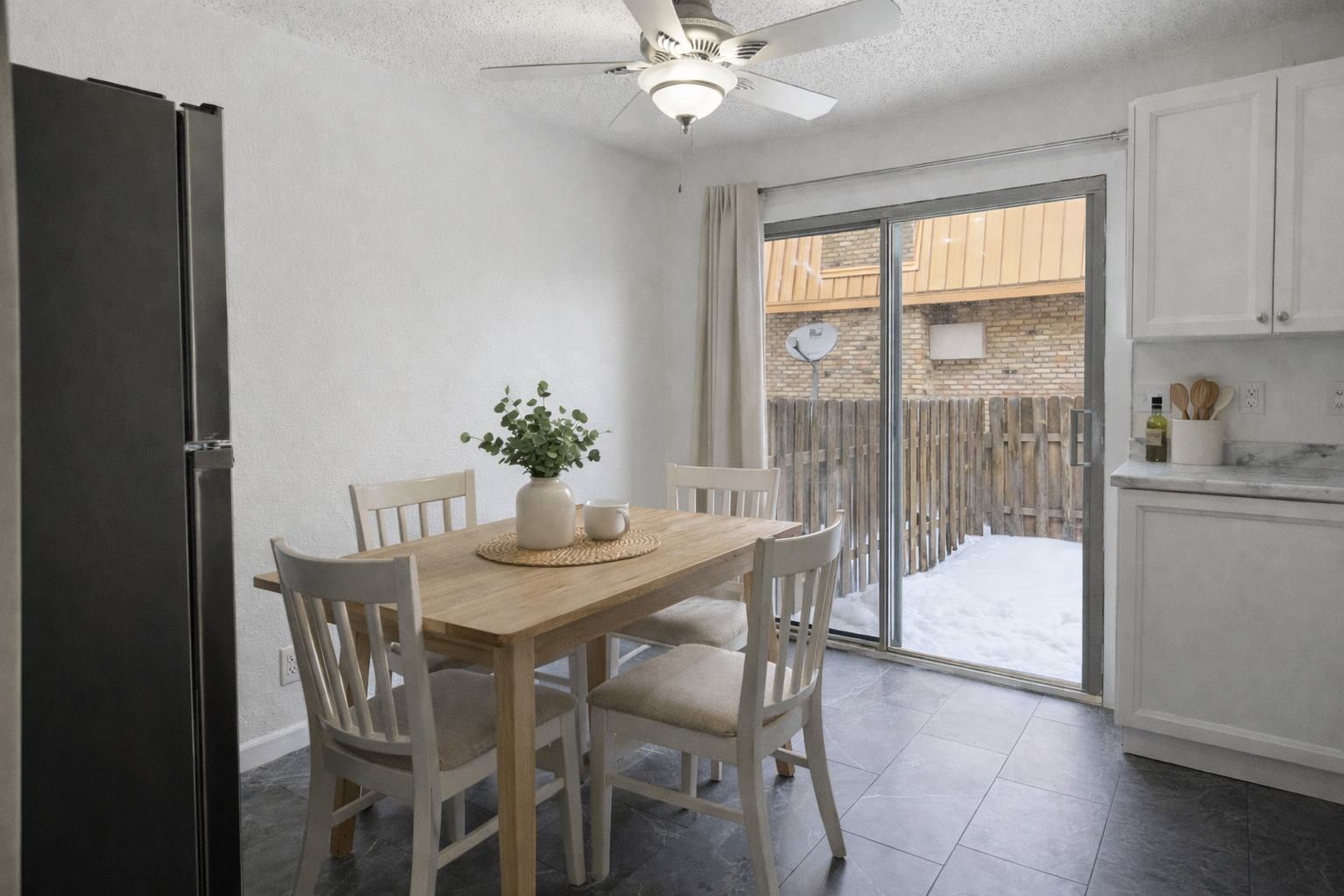 Dining room - virtual staging