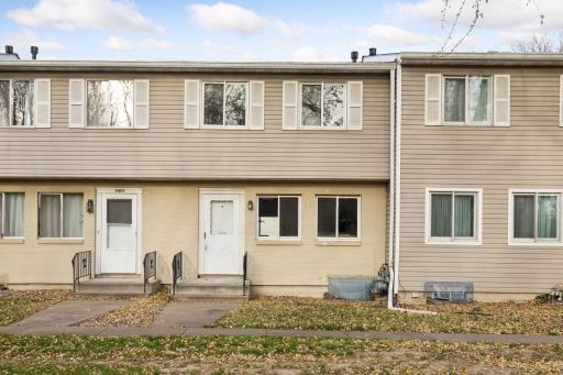1479 Goodwin Avenue N, Saint Paul, MN 55128