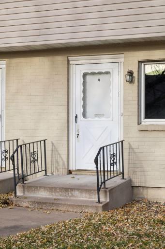 1479 Goodwin Avenue N, Saint Paul, MN 55128