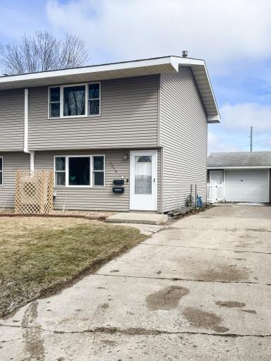 1218 20th Street N, Moorhead, MN 56560