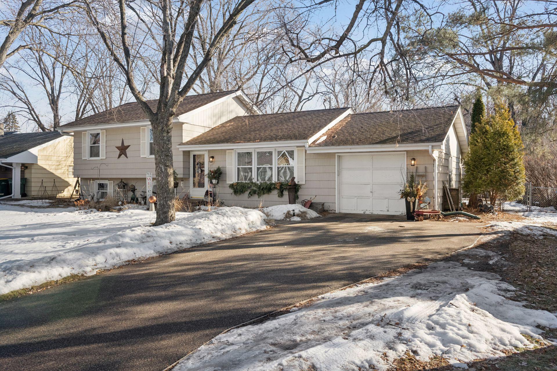 Extra space for parking in the driveway