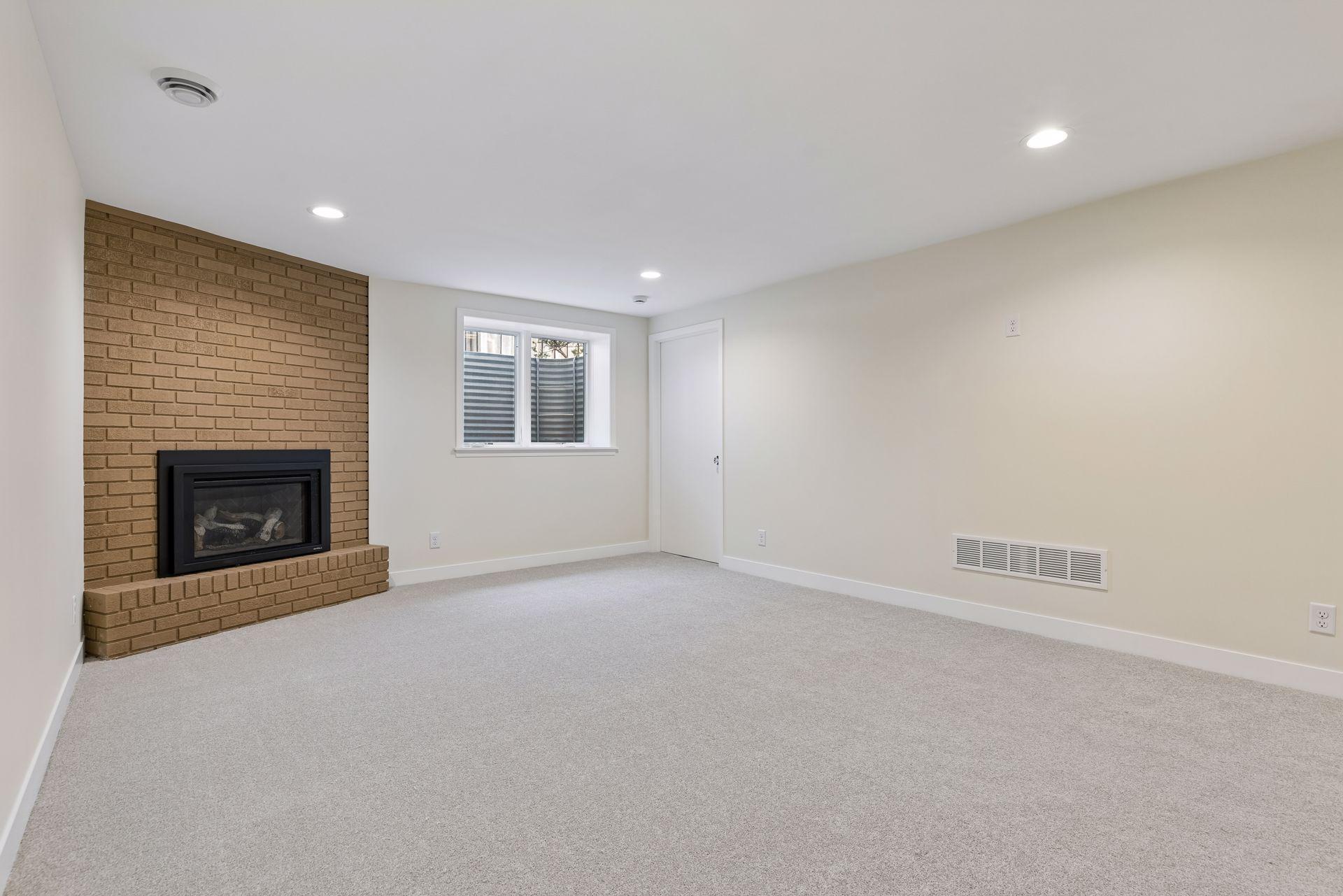 Brand new carpet and fresh paint throughout.