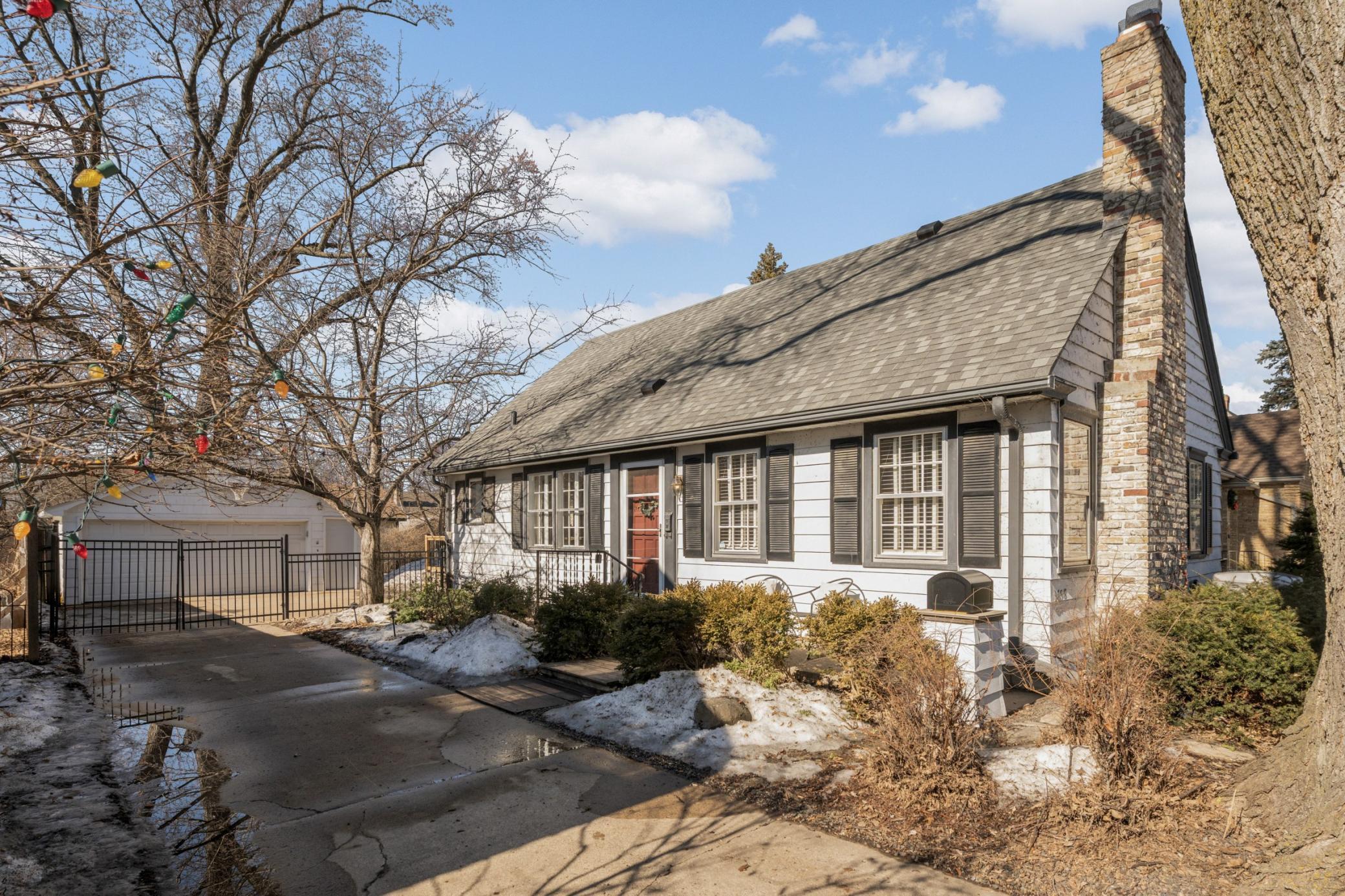 Welcome to 3658 Huntington Ave.