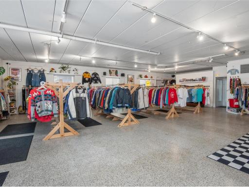 2425 Lyndale Avenue S, Minneapolis, MN 55405