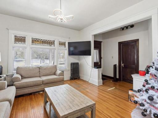 2425 Lyndale Avenue S, Minneapolis, MN 55405