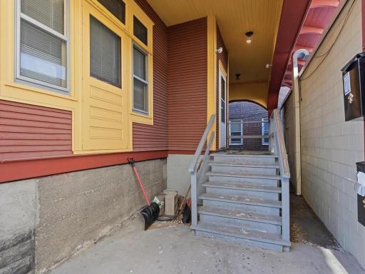 2425 Lyndale Avenue S, Minneapolis, MN 55405