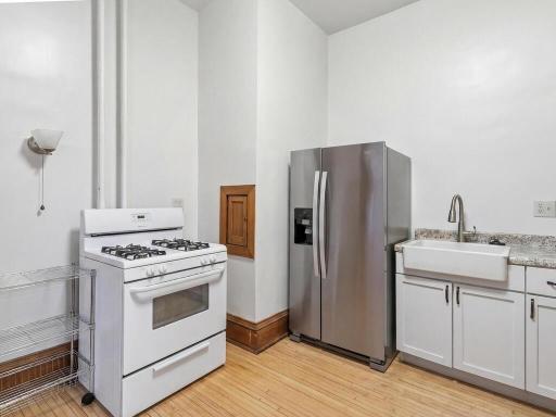 2425 Lyndale Avenue S, Minneapolis, MN 55405