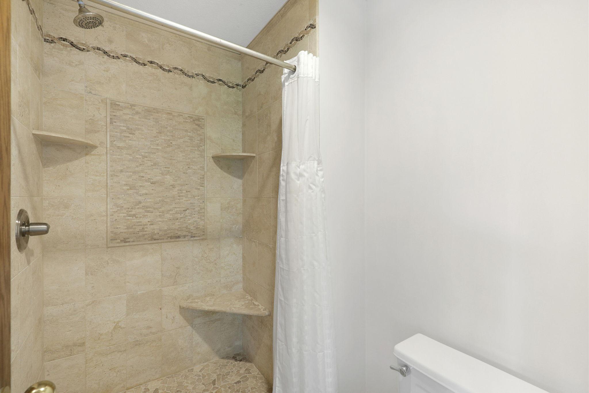 20d - Priamry Bath Shower.jpg