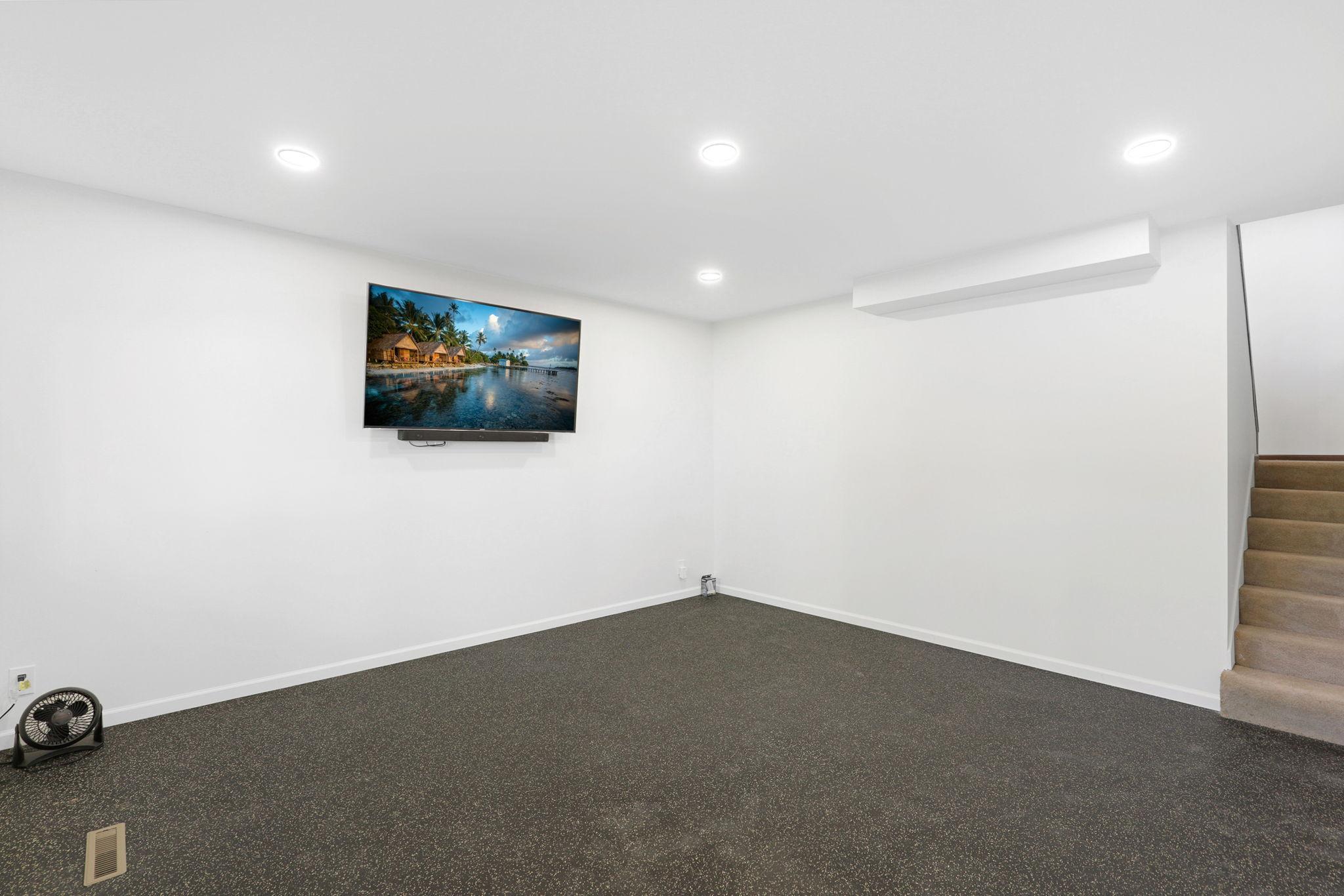 24a - Flex Room.jpg