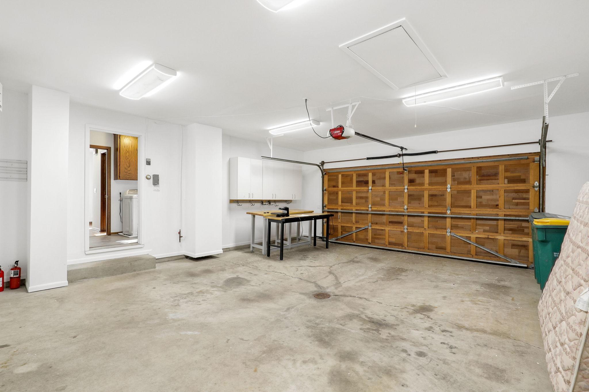 29 - Heated Garage.jpg
