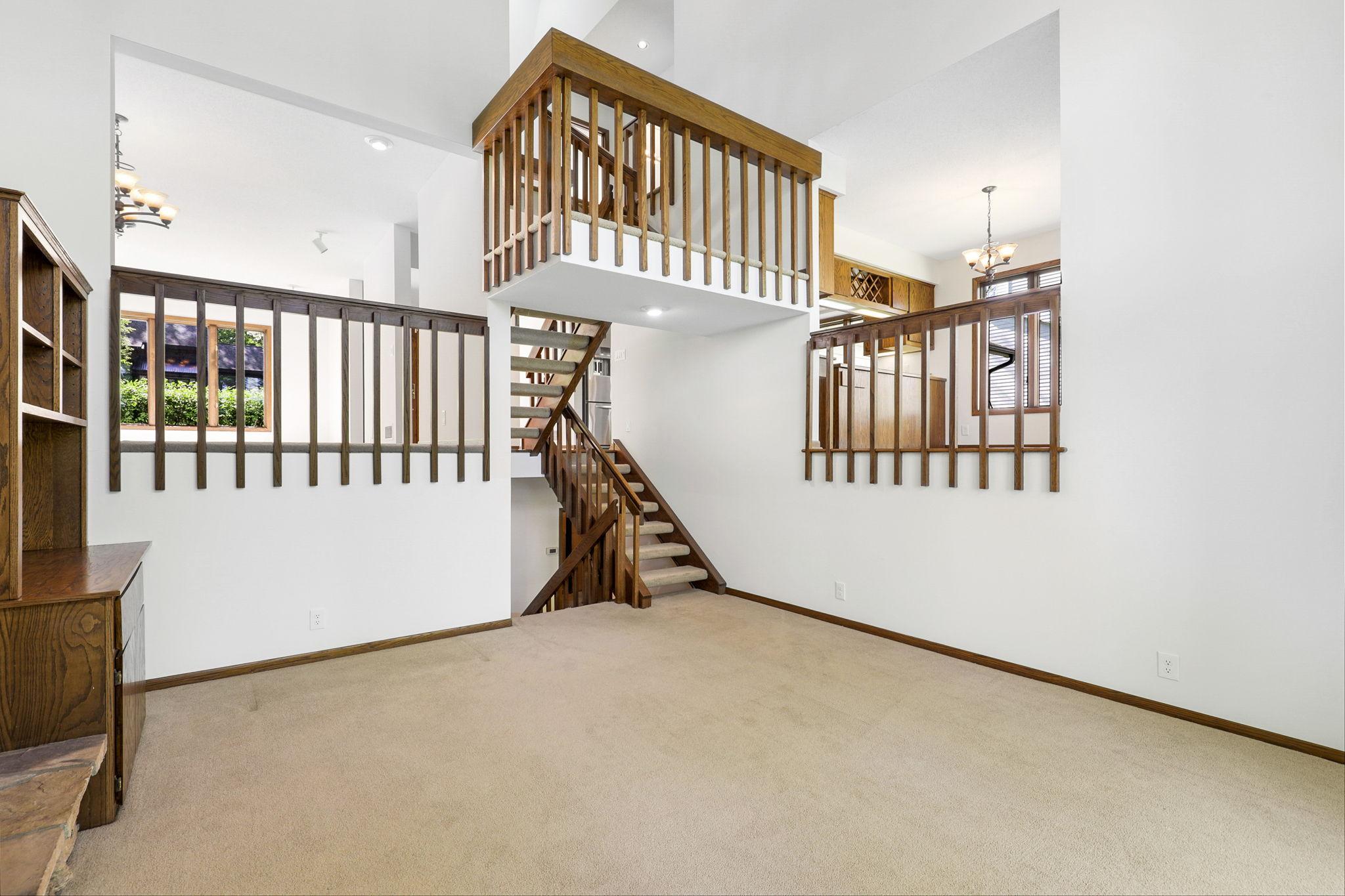 19 - Familyroom.jpg