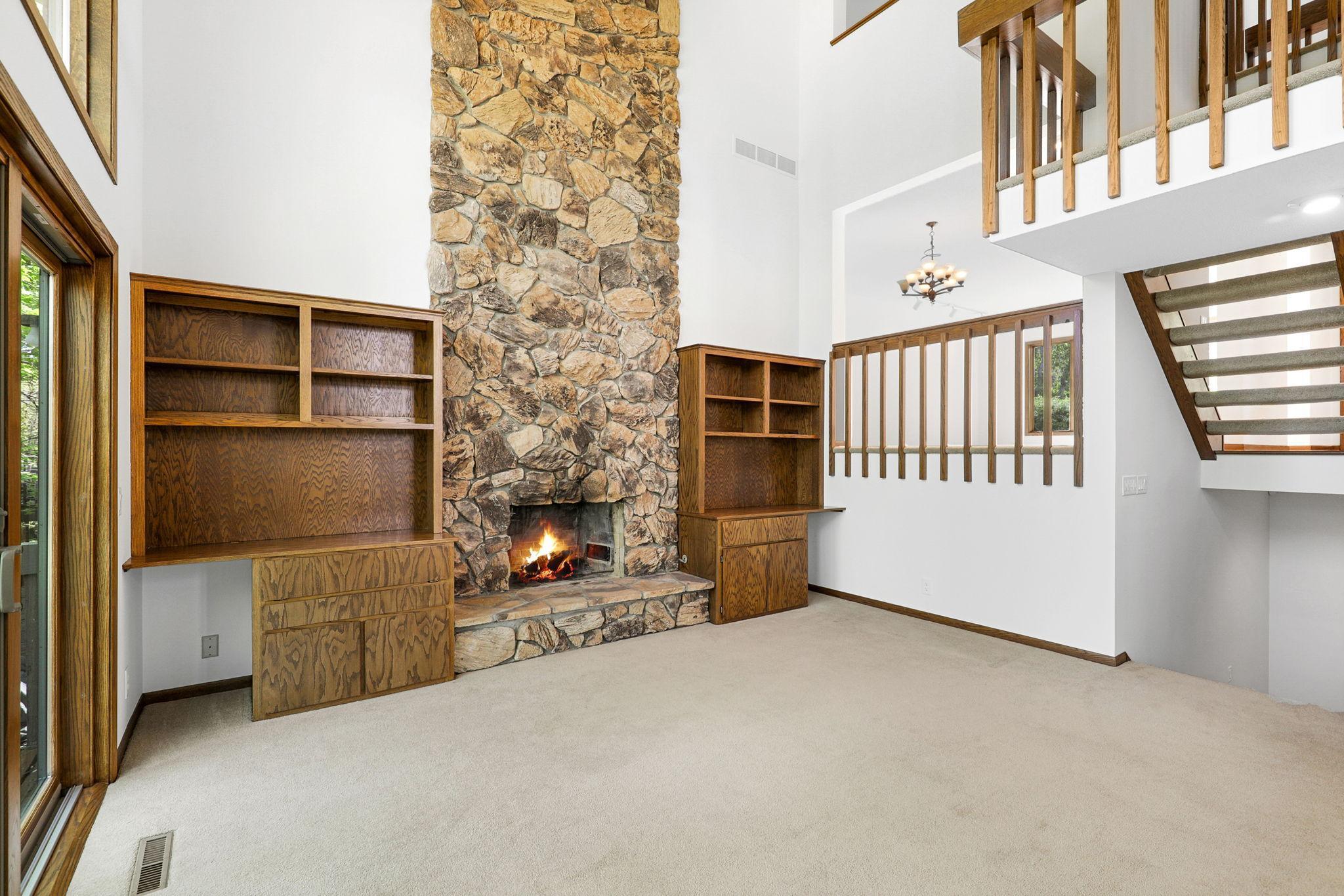 17a - Familyroom.jpg