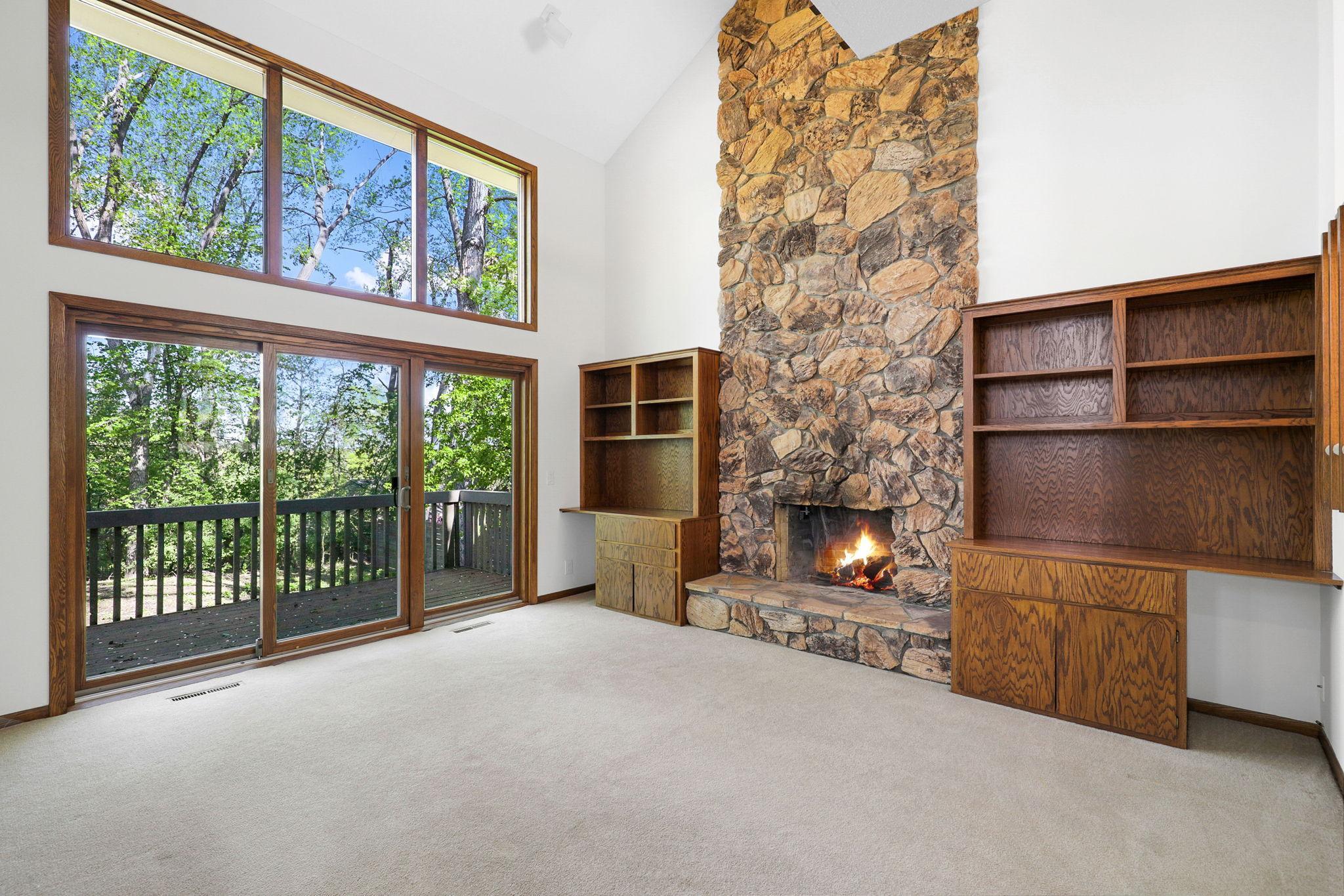 17 Family Room.jpg