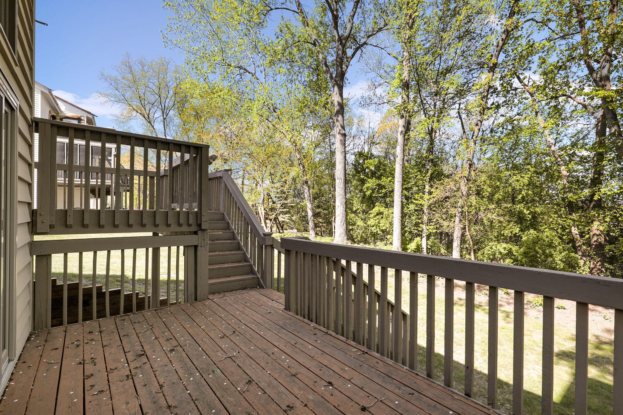 18a - Familyroom Deck.jpg