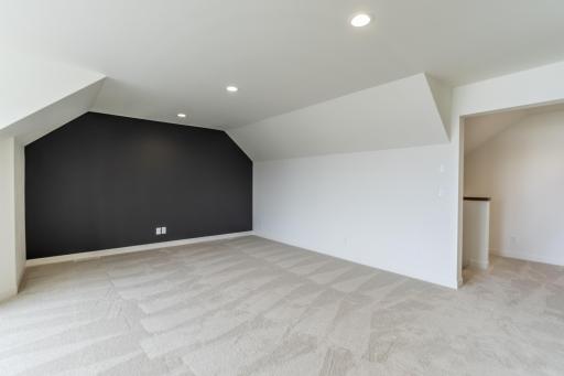 Upper Level Bonus Room
