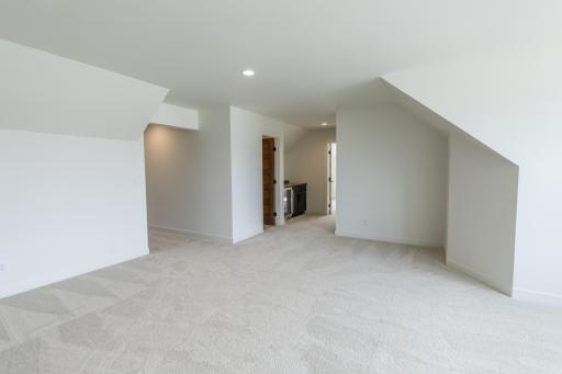 Upper Level Bonus Room