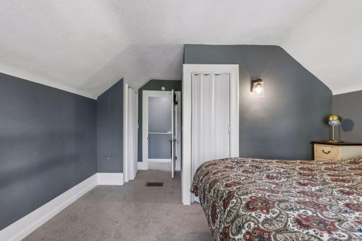 1726 4th Street E, Saint Paul, MN 55106