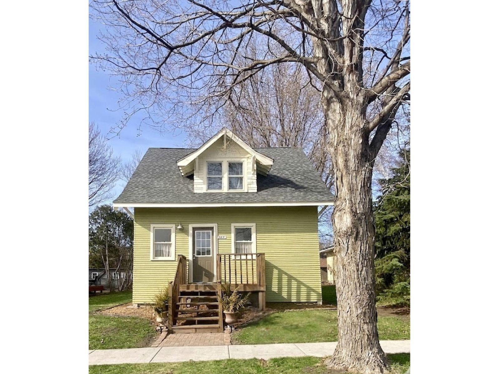 405 W Baker, your new home!