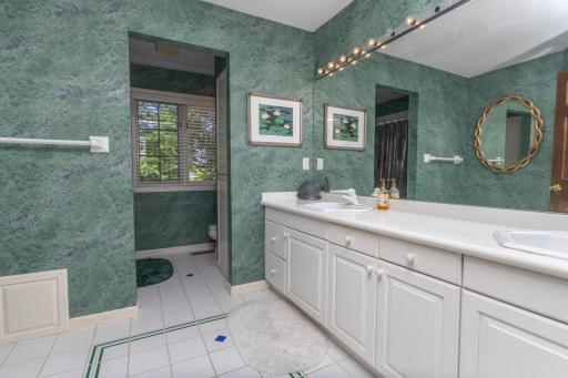 2nd level bath for Jack and Jill bedrooms