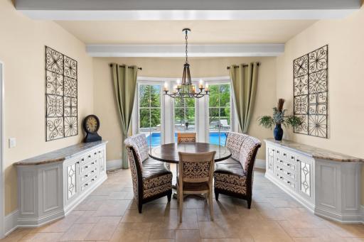 1560 Hunter Drive, Wayzata, MN 55391