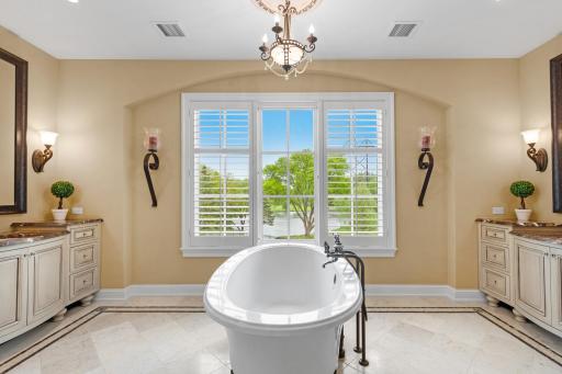 1560 Hunter Drive, Wayzata, MN 55391