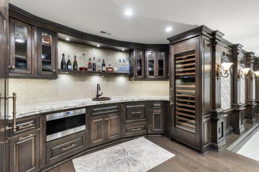1560 Hunter Drive, Wayzata, MN 55391