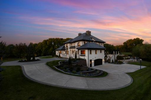 1560 Hunter Drive, Wayzata, MN 55391