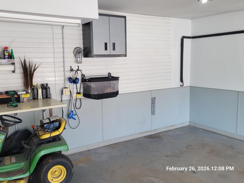 Garage storage system