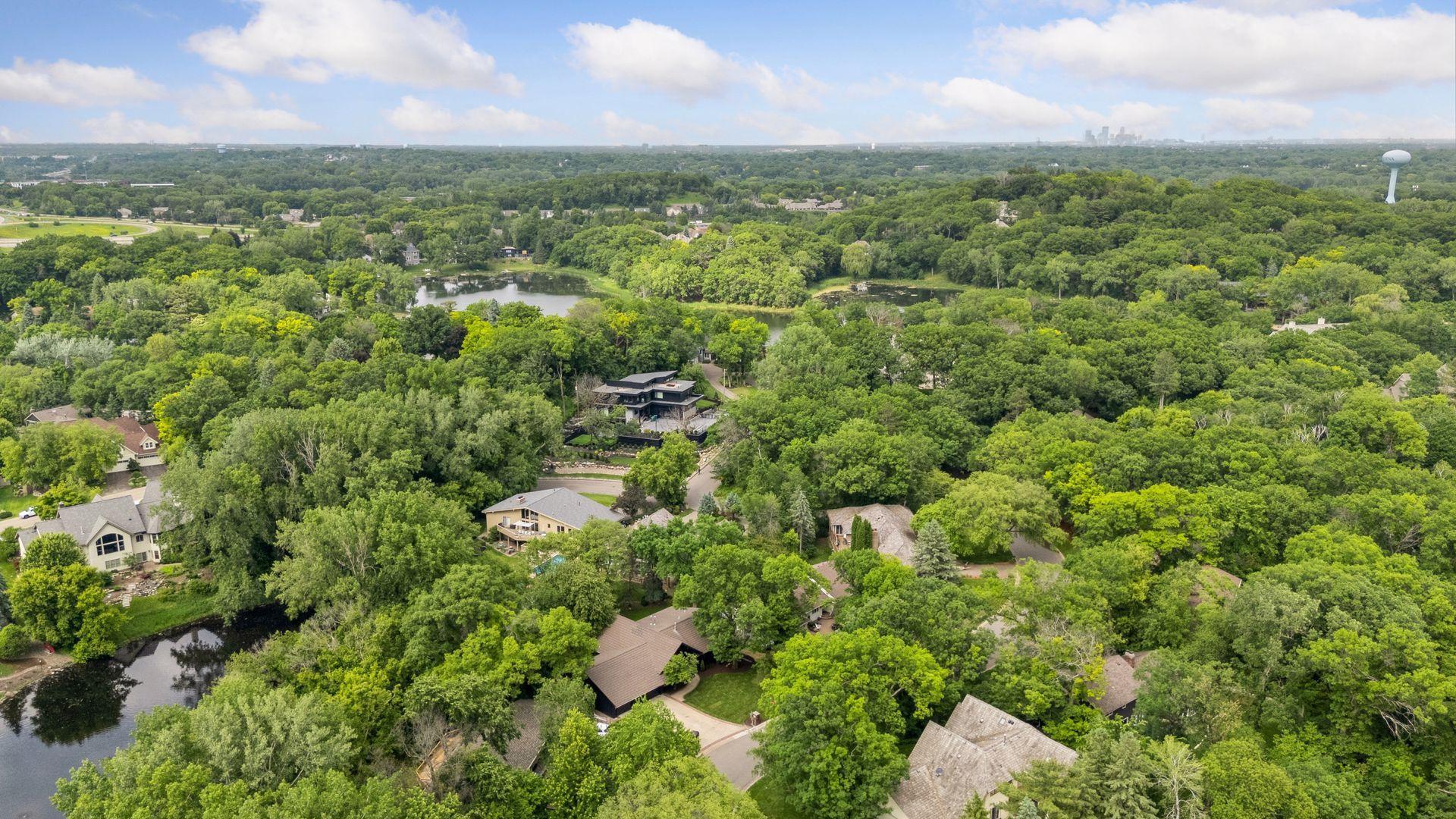 Welcome to beautiful Edina Minnesota on a quiet street minutes from every convenience.