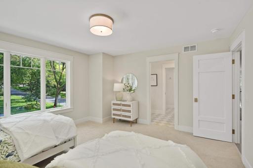 5316 Highwood Drive W, Edina, MN 55436