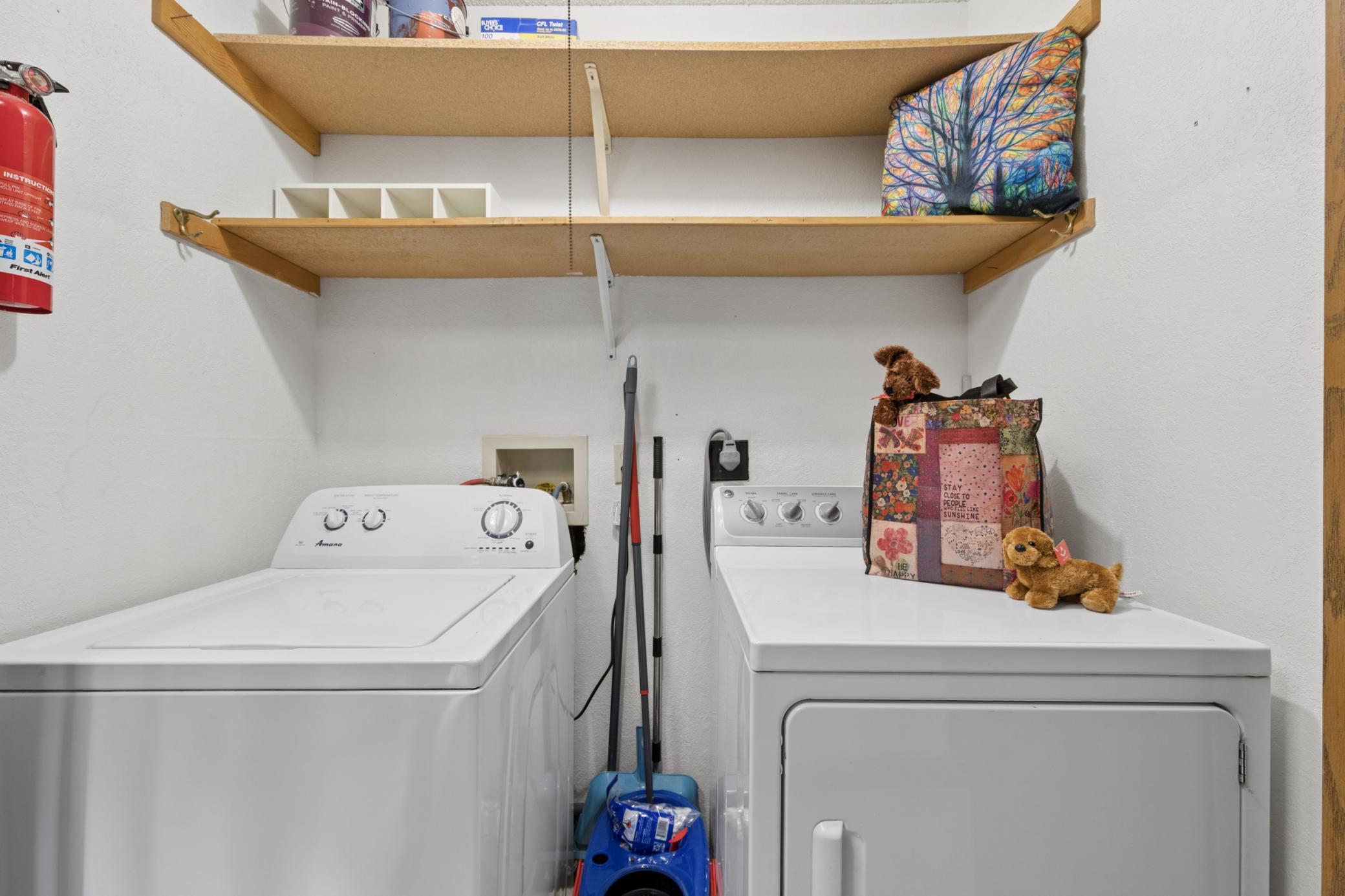 Private in unit full size laundry.