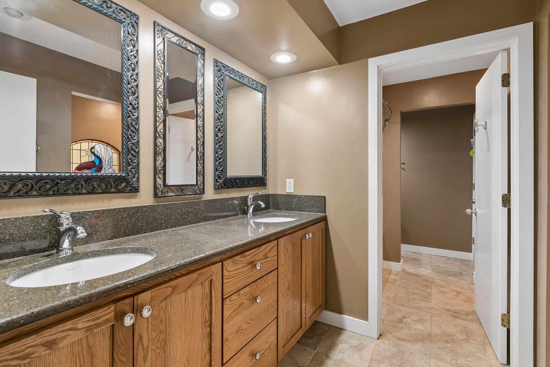 4334 Highland Drive - Spacecrafting - 0036.jpg