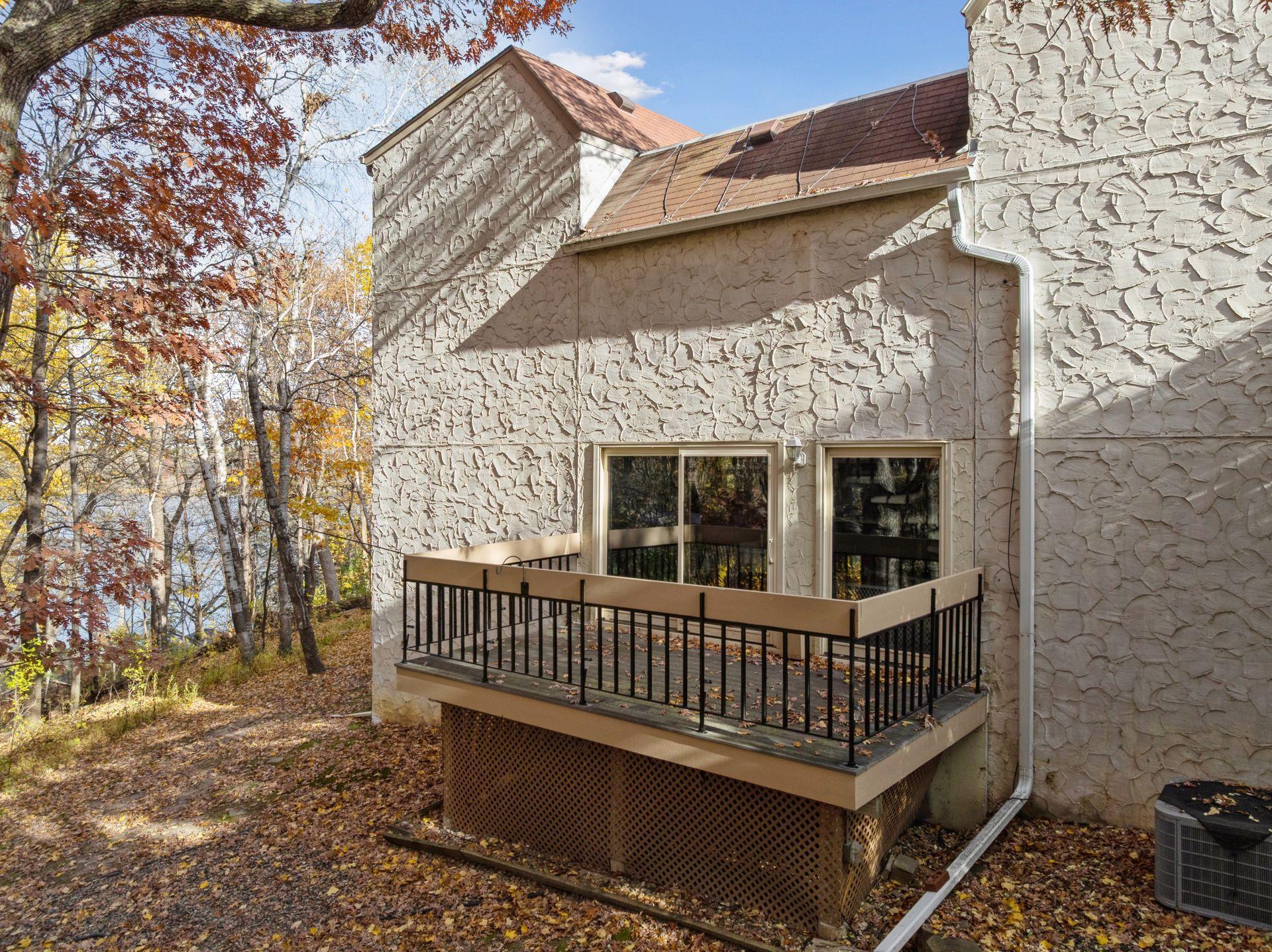 4334 Highland Drive - Spacecrafting - 0005.jpg