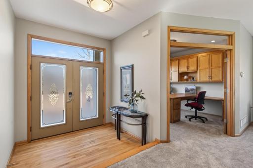 Large Foyer with tons of natural daylight!