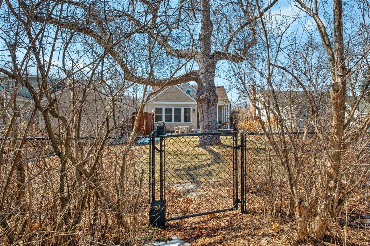 Gate to Roxbury Park