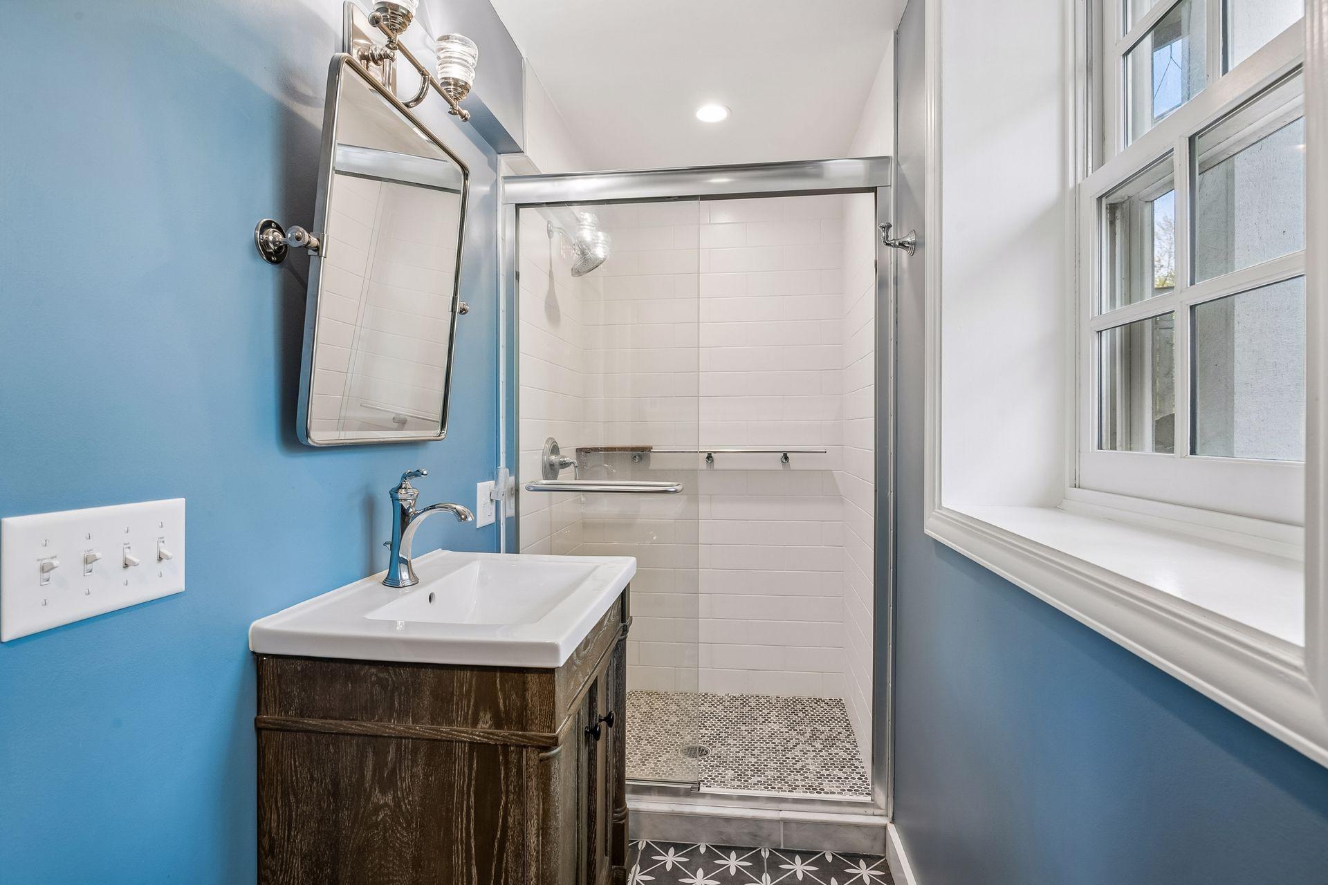 Lower-level bath
